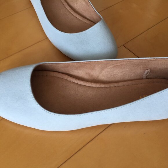 2 pairs of Old Navy Women's Pastel Pink and Pastel Blue Flats - Picture 6 of 6